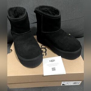 UGGS CLASSIC MINI PLATFORM BOOTS -BLACK SIZE 3
